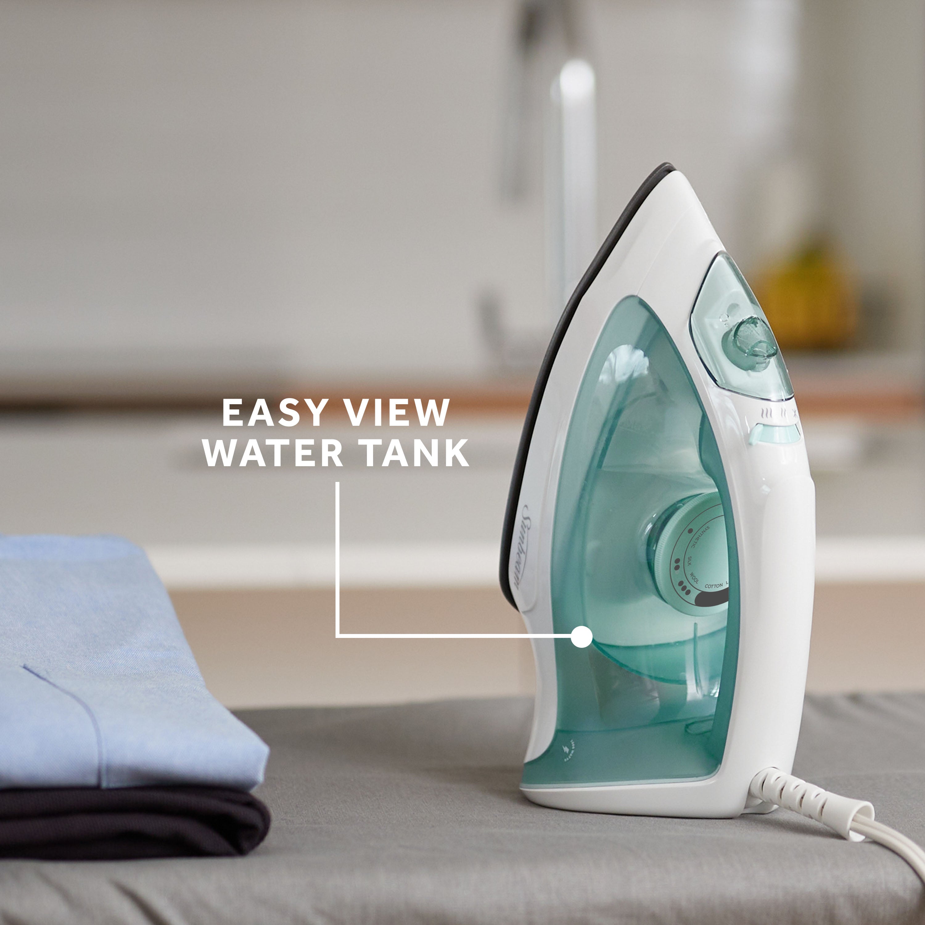 Sunbeam 1000W Compact Steam Iron