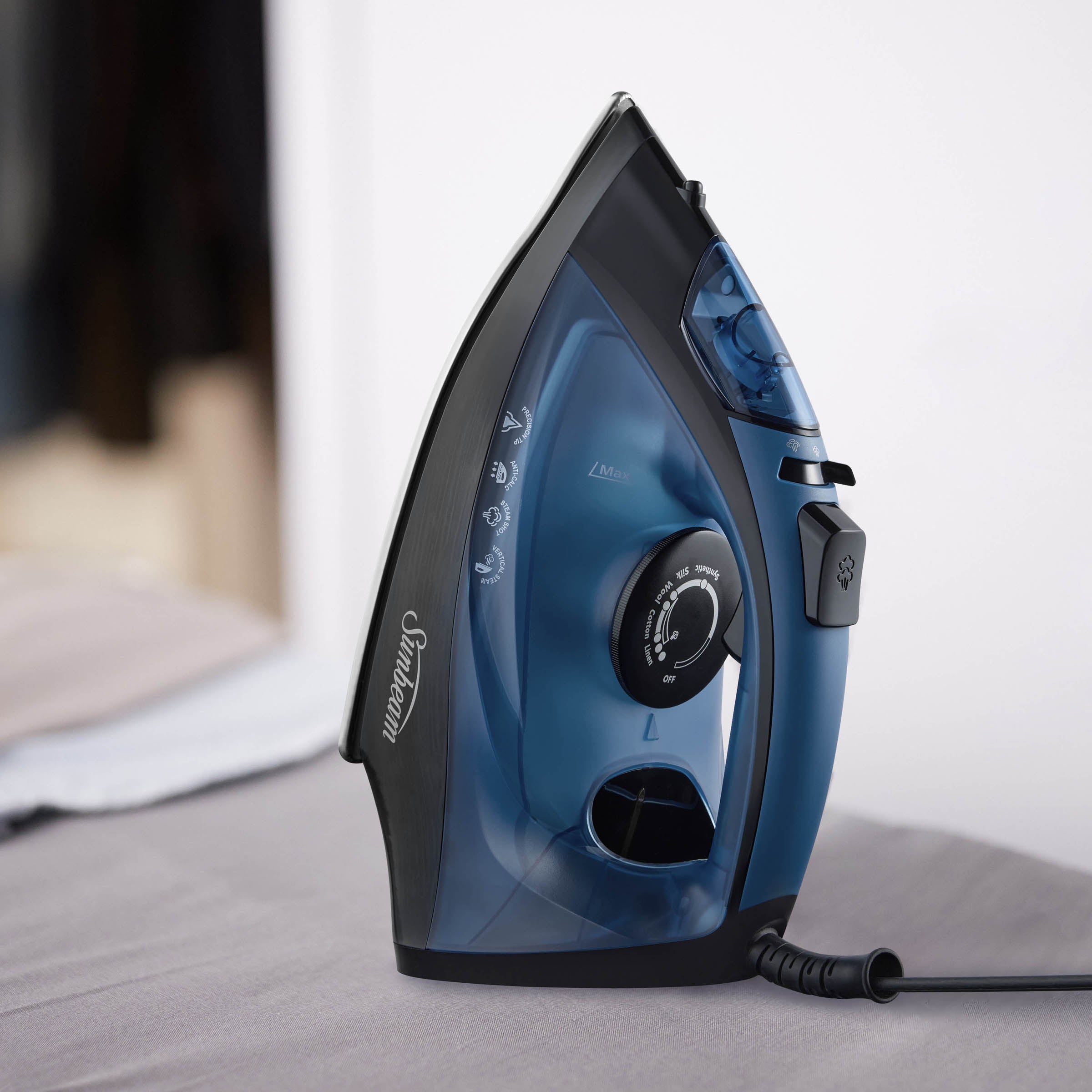 Sunbeam 1250W Classic Steam Iron
