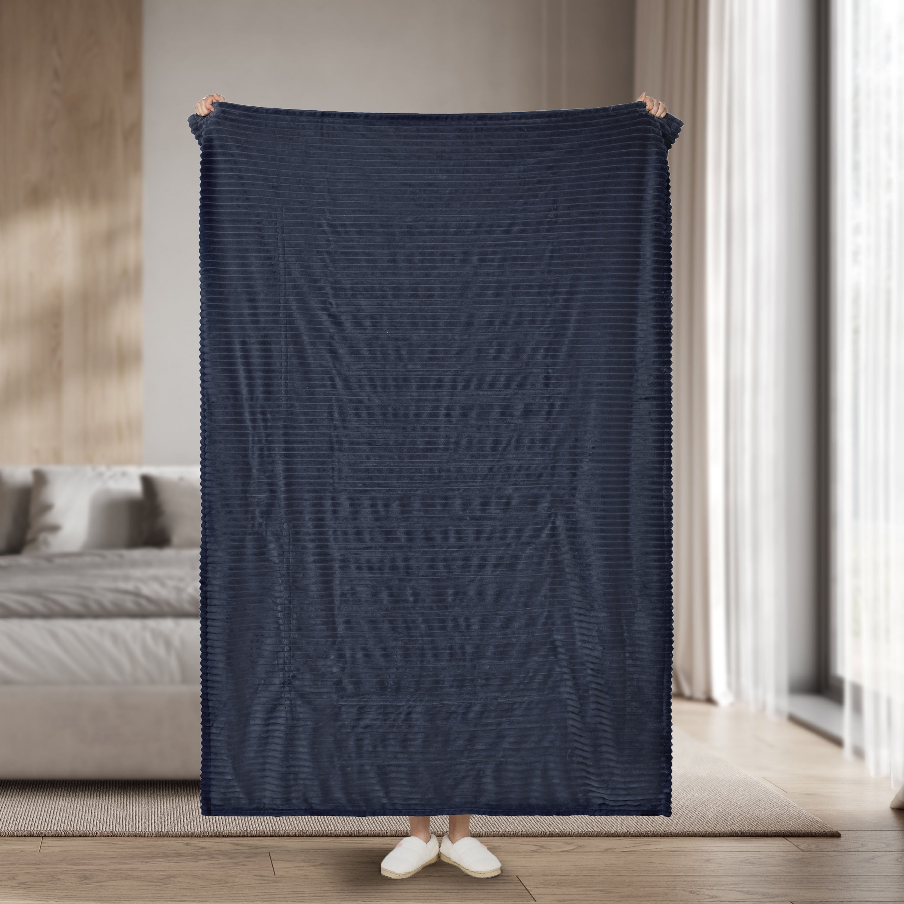 Sunbeam Heated Big Blue Throw Blanket Textured Velvet 4 Heat Settings 50x70