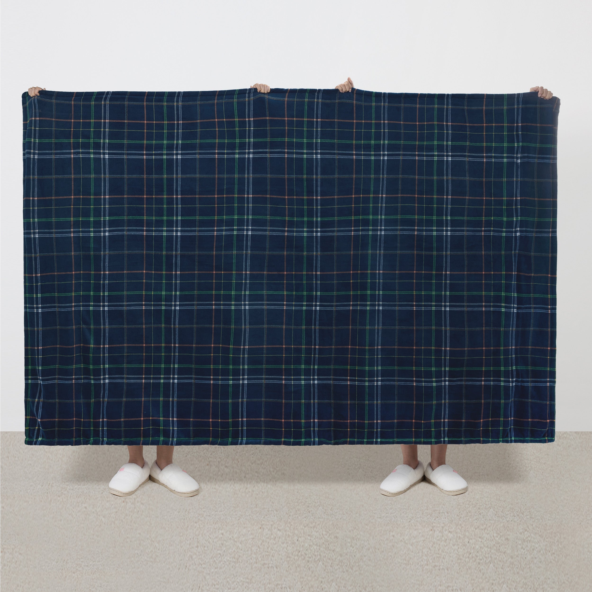Sunbeam Electric Heated Family Throw Belfast Plaid Navy 96 x 60