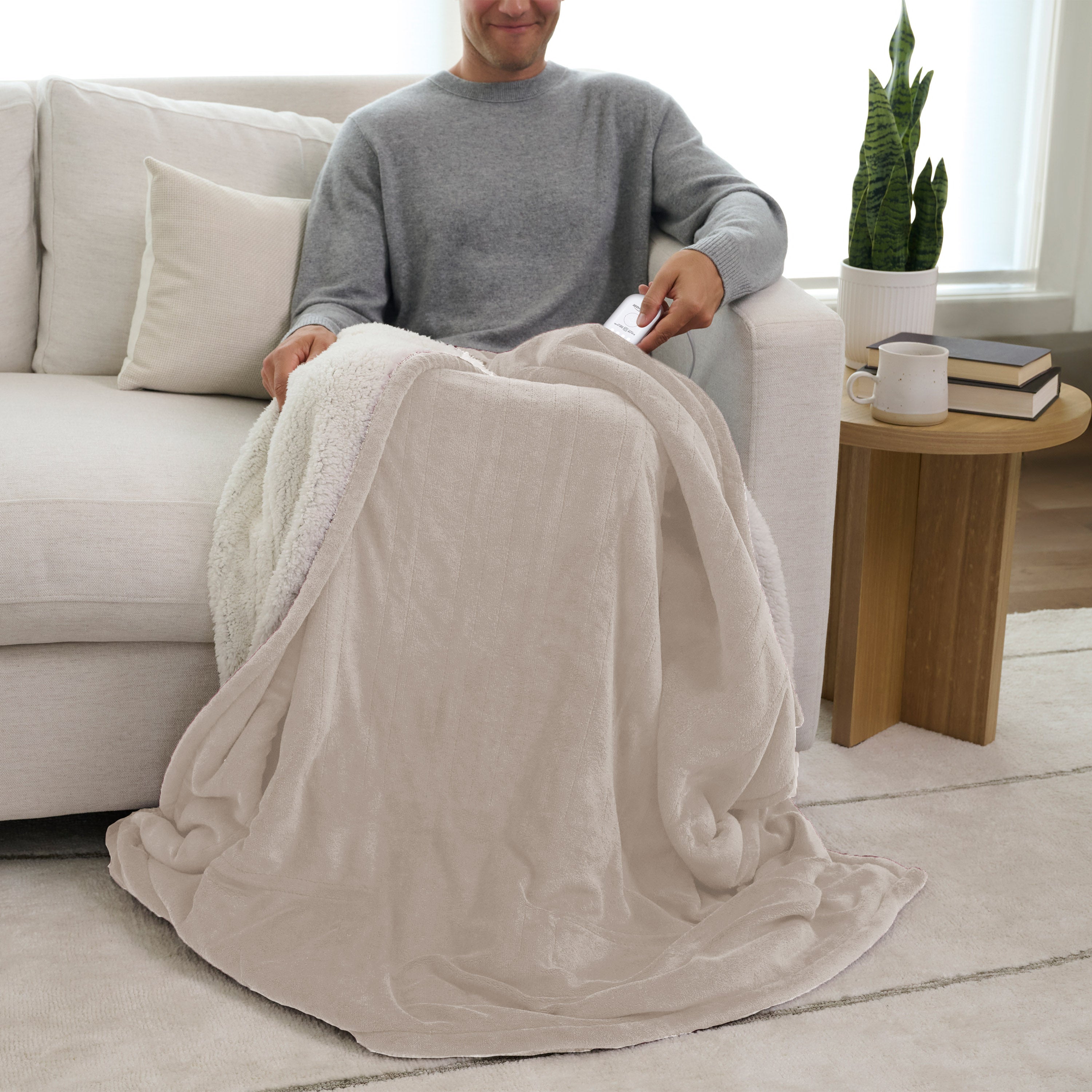 Sunbeam Heated Throw Blanket Microplush Sherpa Reverse Light Taupe 50" x 60"